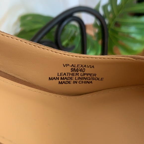 Nude Vince Camuto Pumps EUC - Picture 5 of 8